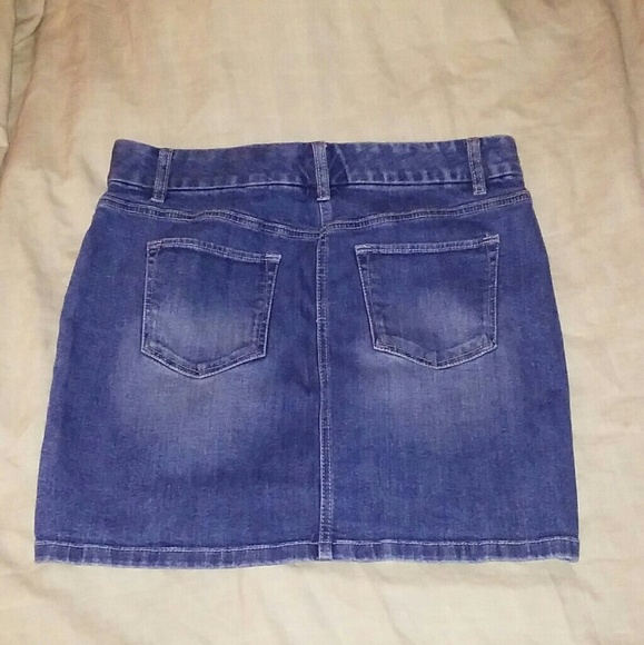 Ann Taylor denim skirt - Picture 2 of 4